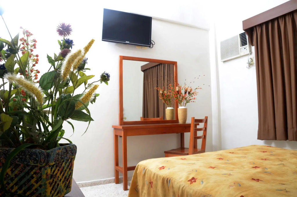 Hotel Delfines - a 2 calles del Acuario Veracruz