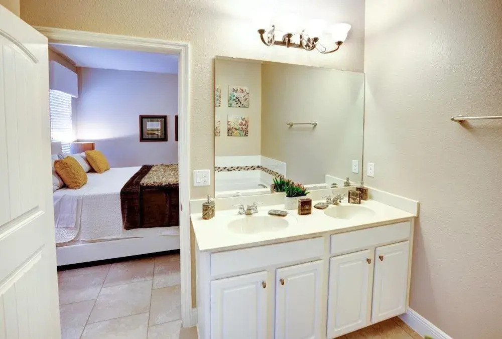Solterra - 4404 Acorn Court