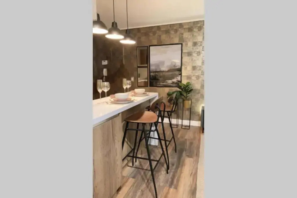 Departamento de lujo en suite, en el piso 38, Las Condes, costado de parques y malls
