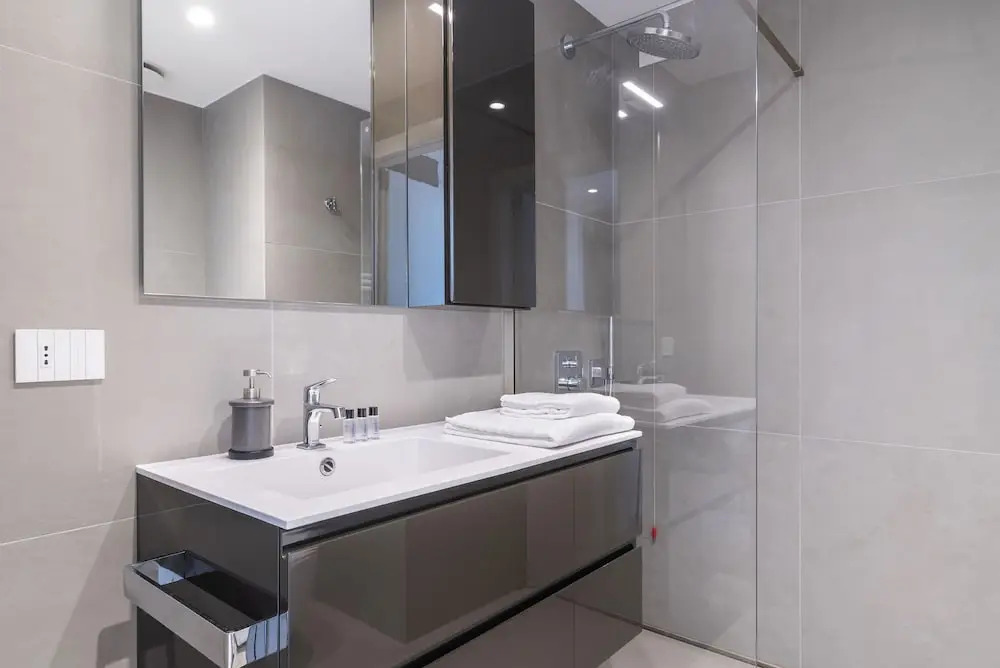 easyhomes - Central Tower