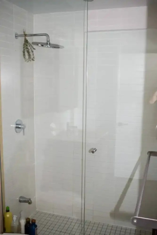 Modern Queen West 2 Bedroom and 2 Bathroom