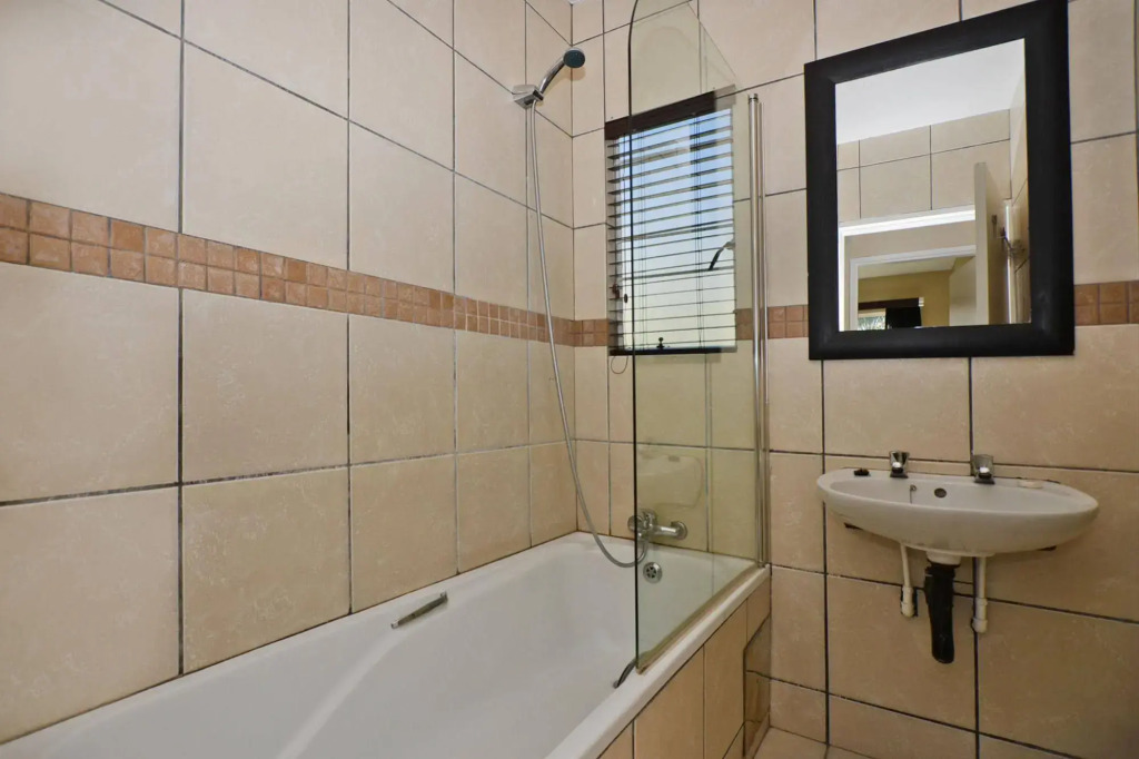 Jozi Apartments - Radiokop
