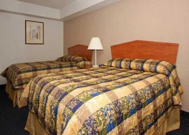 Suburban Extended Stay South of Downtown/tinker AF