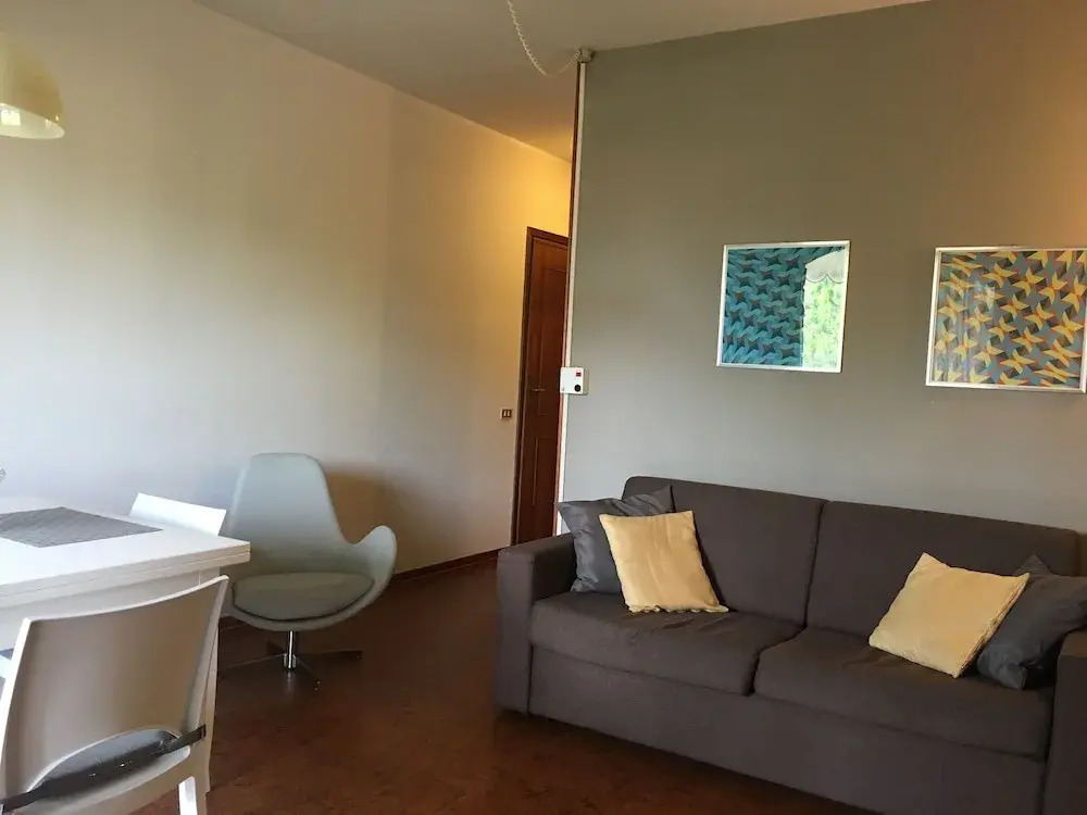 Jolly Apartments