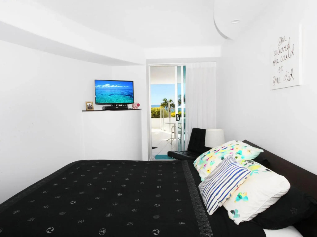 Sirocco 202 by G1 Holidays - Two Bedroom Beachfront Apartment in Sirocco Resort