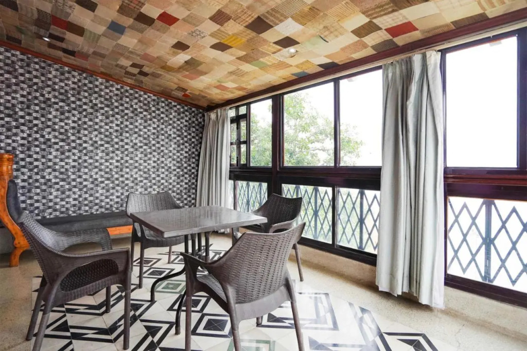 Palette by CheckIn Heritage Scindia Ghat