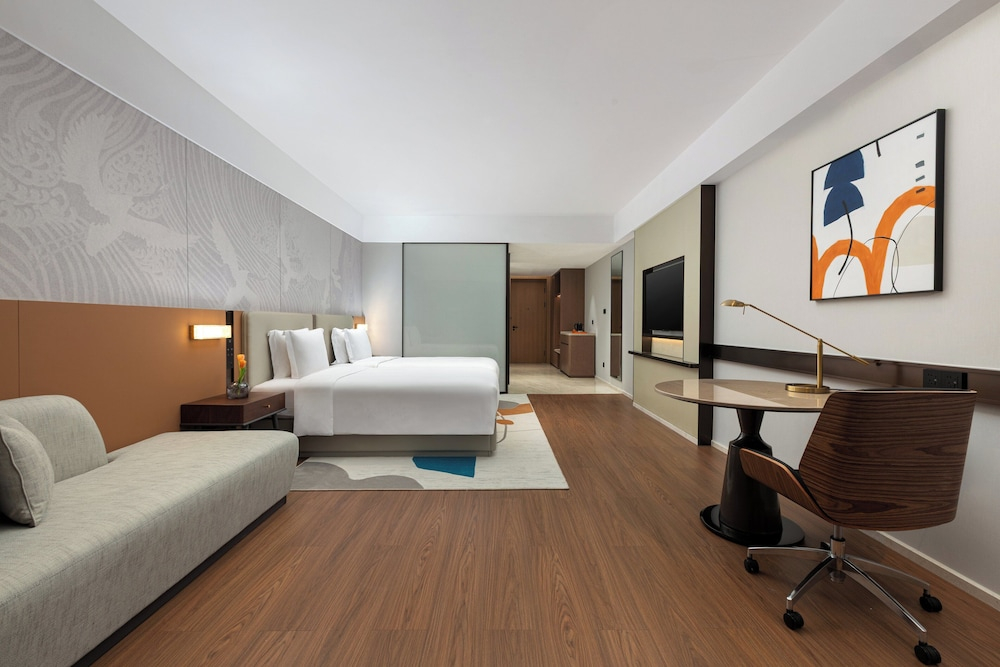 Crowne Plaza Xiangyang Fuchun Lakeside