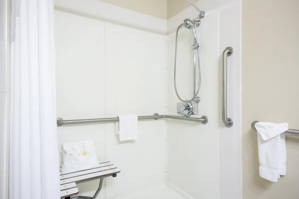 Holiday Inn Roanoke-Tanglewood-Rt 419&I581 by IHG