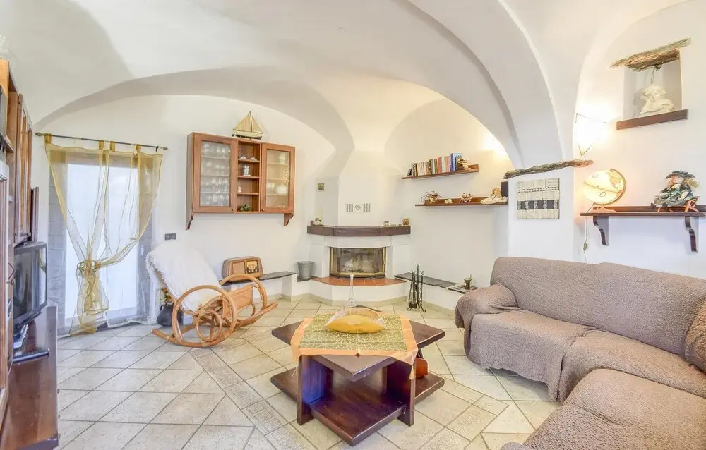 Stunning Home In Vado Ligure With Wifi