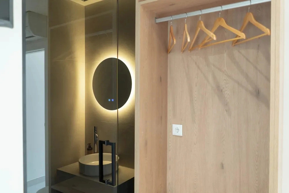 Ceramic Rooms Boutique Hostel