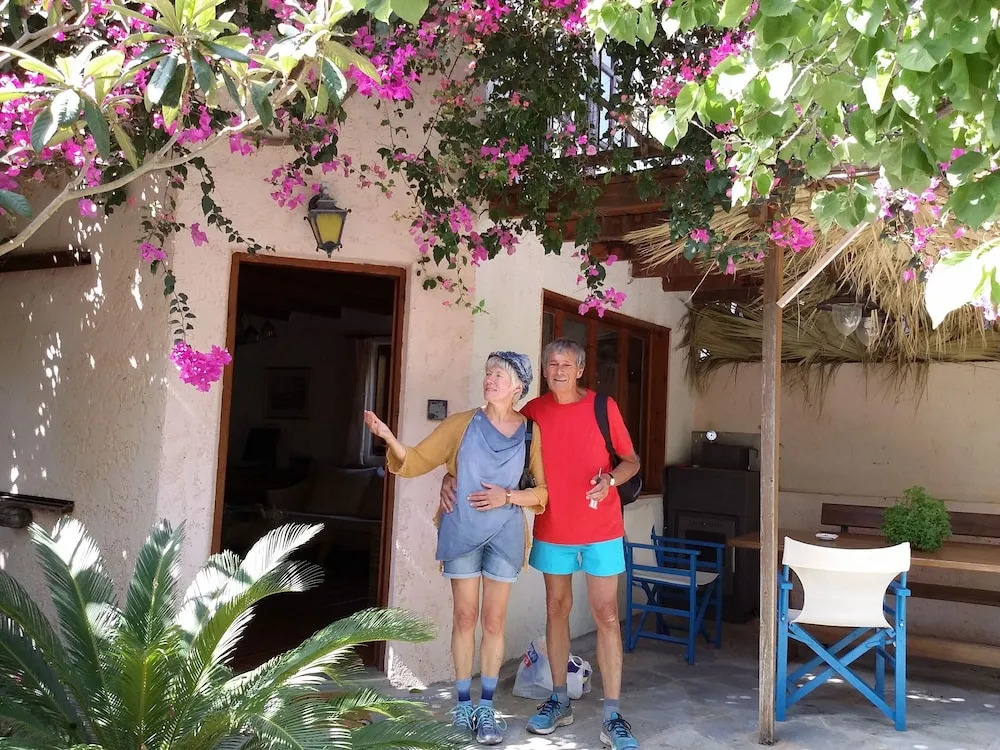 Stunning 2-bedrooms Private Cottage in Palaiochora