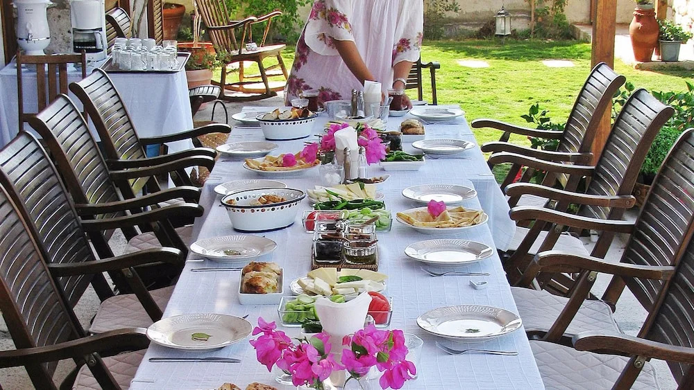 Sedirli Ev