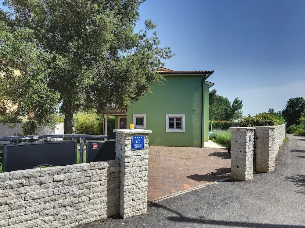 Detached Villa With Swimming Pool in the East of Istria Near the Sea