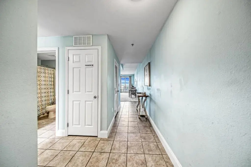 On the 3-d Floor, Laketown 324 - Large 2 BD , Great Views and Amenities