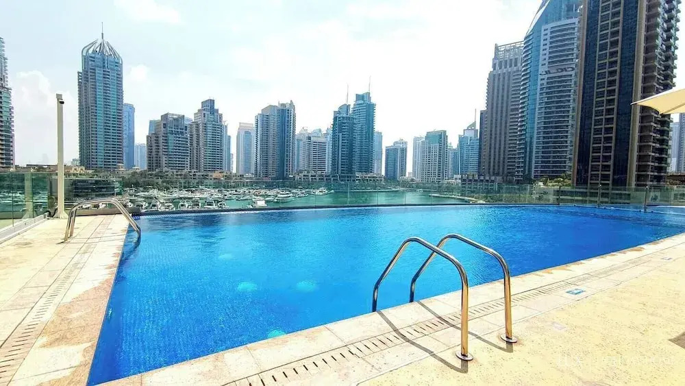 Cayan Tower - The Artist Studio