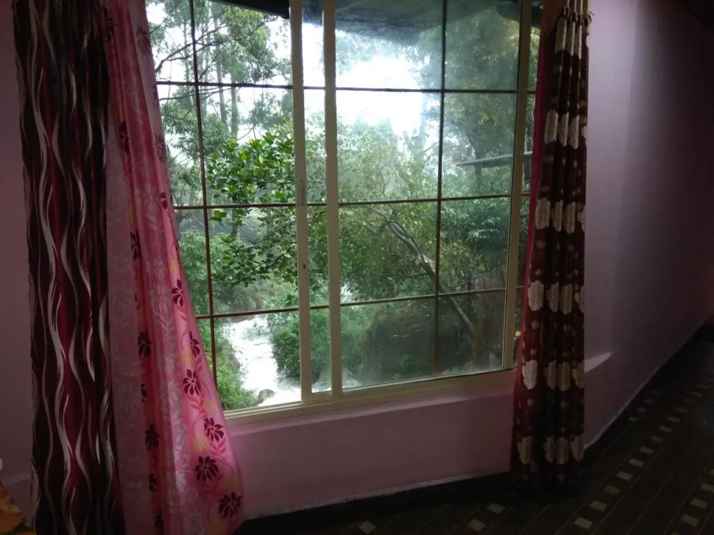 Pavithra Riverview Homestay