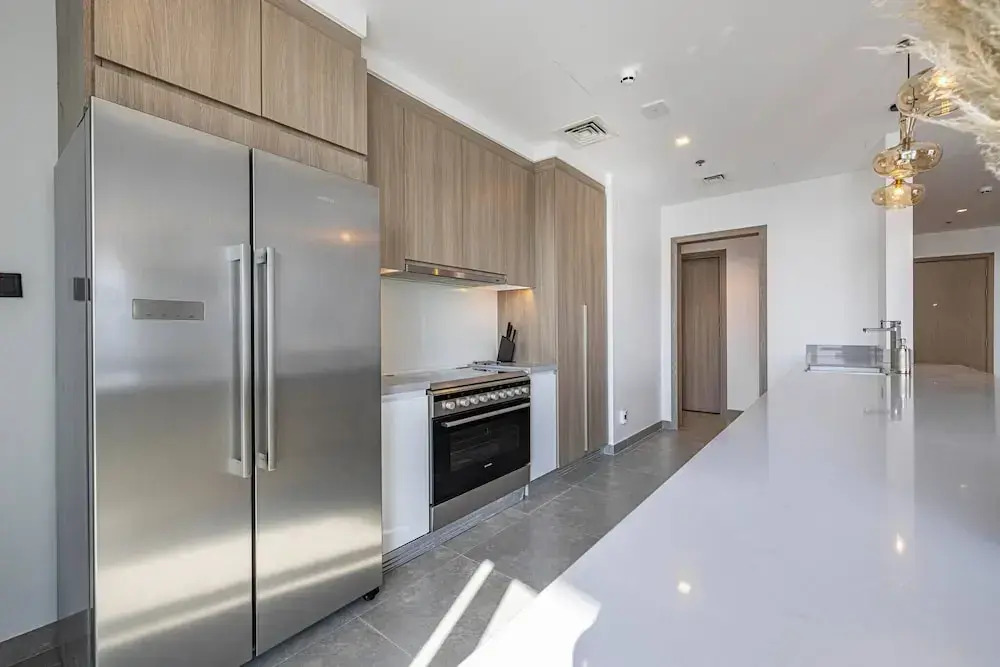 Brand New, Stylish 2br and M, Amazing Marina Views