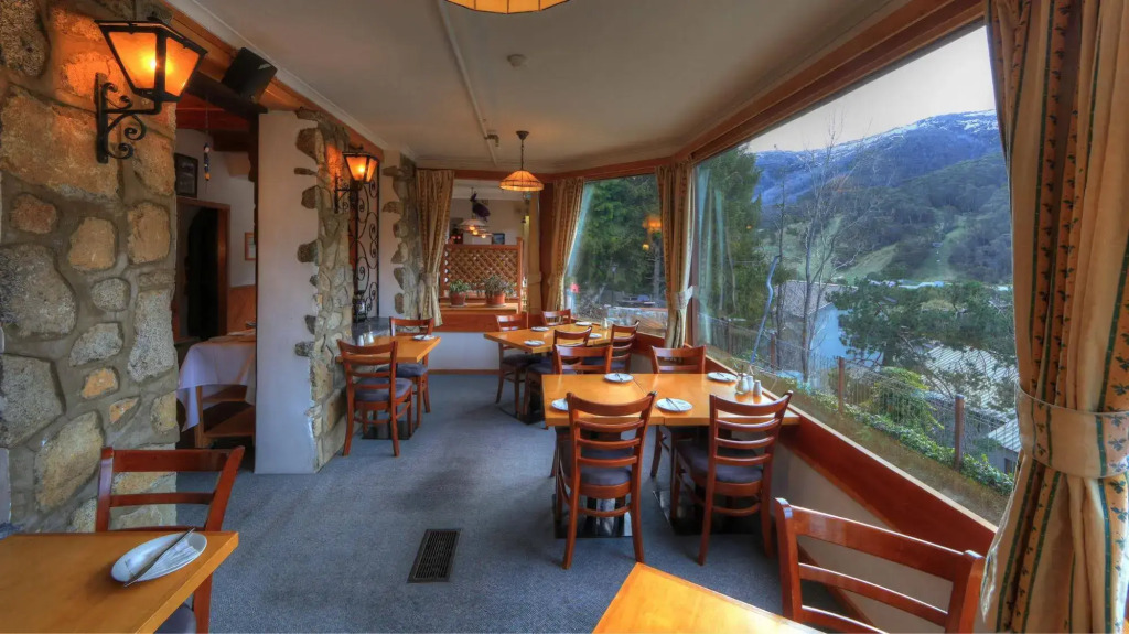 Candlelight Lodge