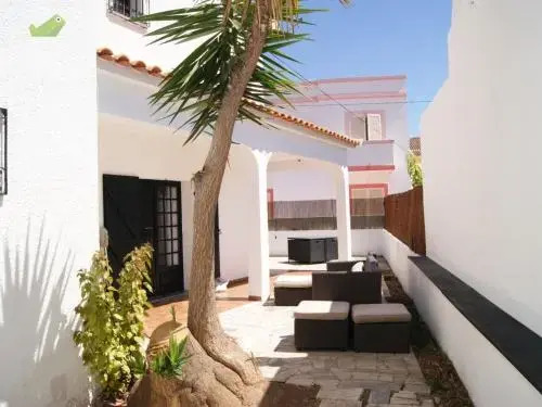 ''Mi casa, su casa'' Guest House & Coffee House