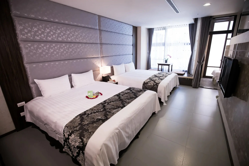 Tai-Yi Red Maple Resort