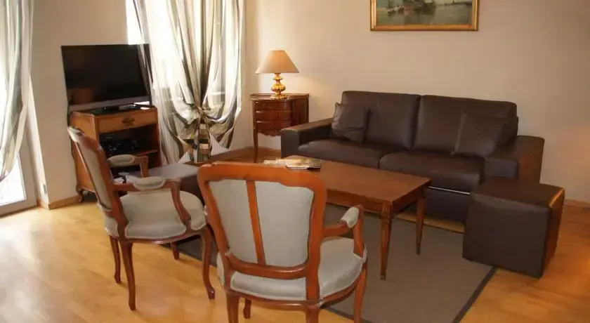 C.J.1 Brussels Apartments
