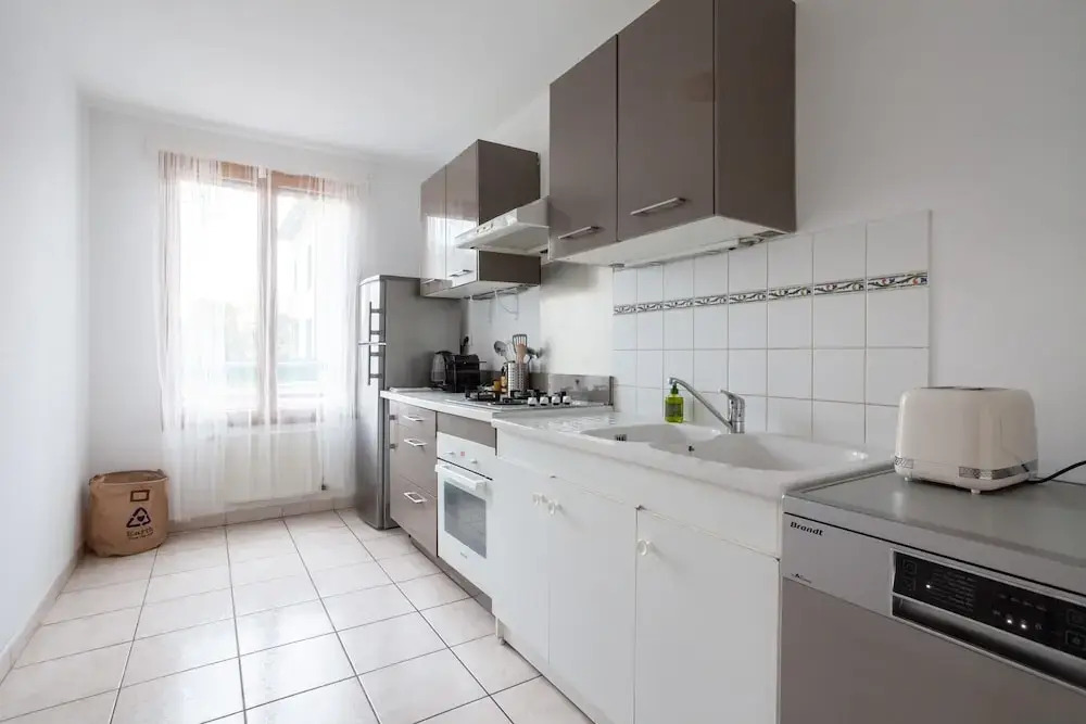 Family/modern 4 People With Netflix -15 min Walk From Center