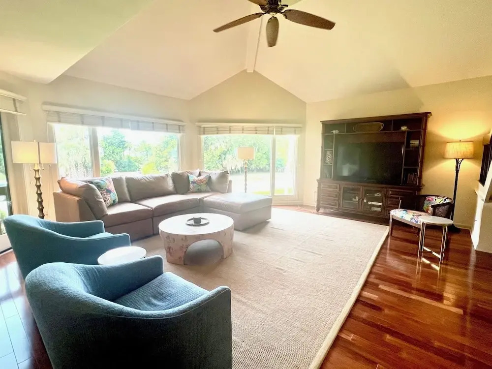 Three Bedroom By Beach and Club Free Amenity Card 1827