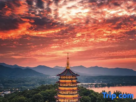 Homeinn Plus Hotel (Hangzhou Xihu Lakeside Broken Bridge Scenic Area Baoshi Road)