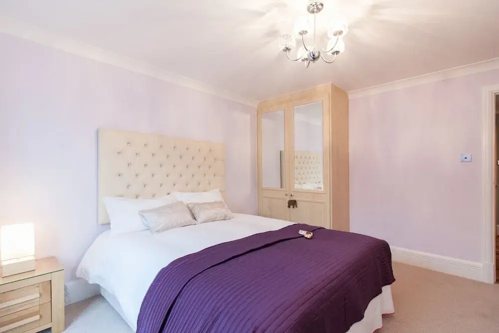 Canary Wharf Luxury River view apartment