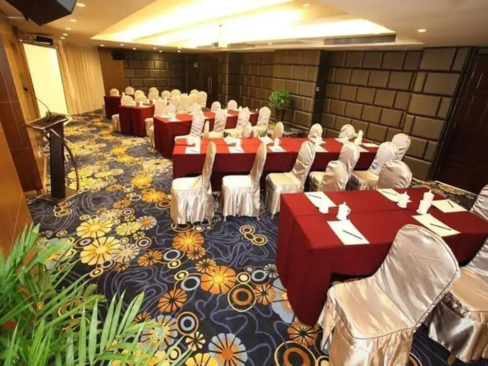 New Beacon Xu Dong International Hotel