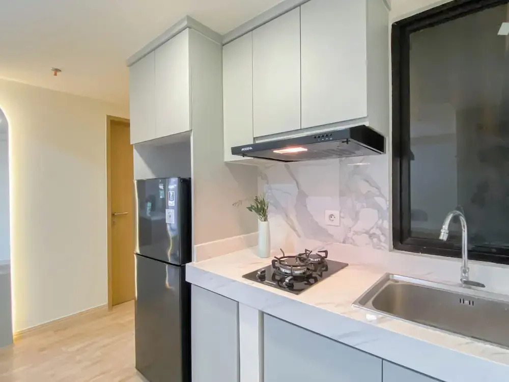Modern Look And Restful 3Br At Meikarta Apartment