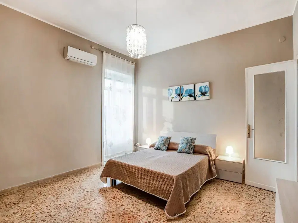 City Apartment w/ Balcony