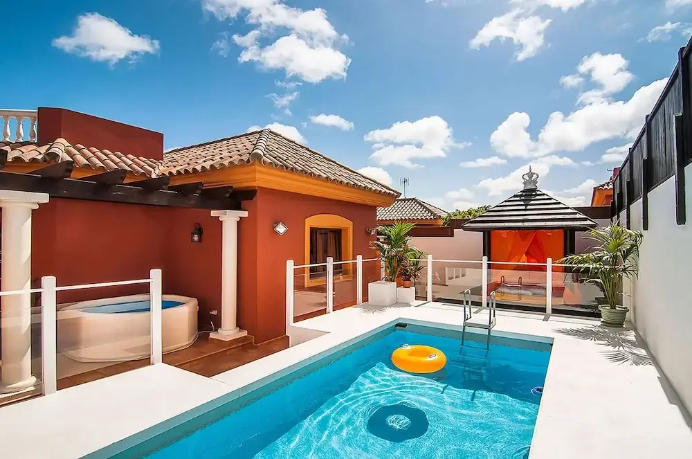 Orange Light villa with heated pool