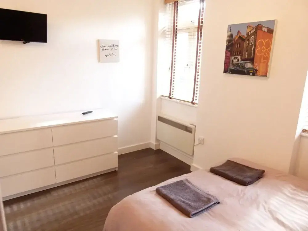 SS Property Hub - City of London Studio Apartment 7
