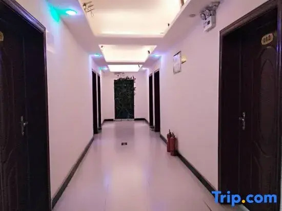 Xinzheng Qiandu Hotel