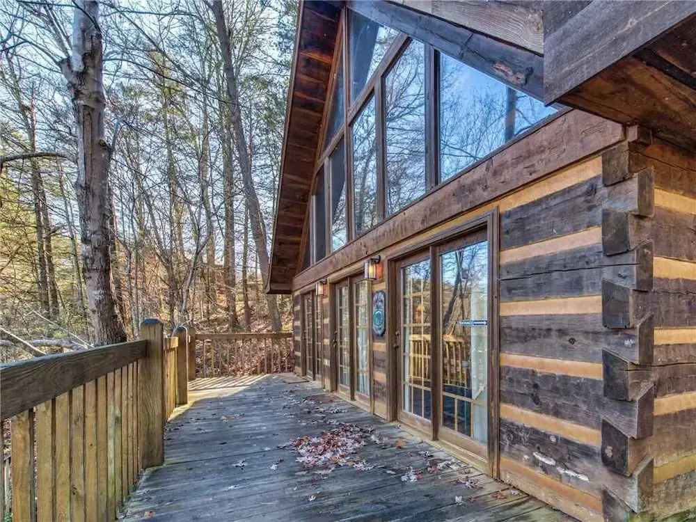 Bear Cave Haus  2 Bedroom Home with Hot Tub