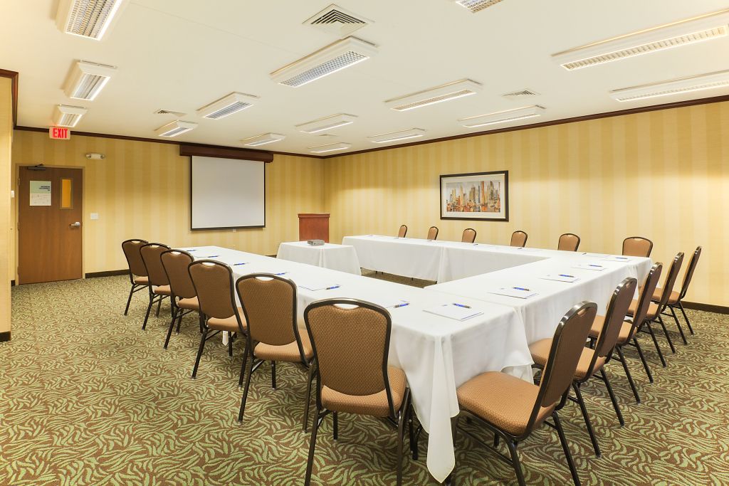 Holiday Inn Express Hotel & Suites Sioux Falls At Empire Mall by IHG