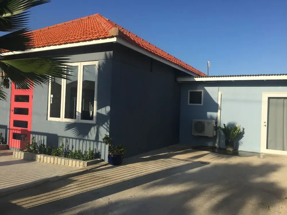 E Cas di Zoë Studios