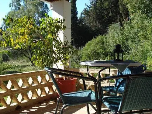 Arginousa Holiday Houses