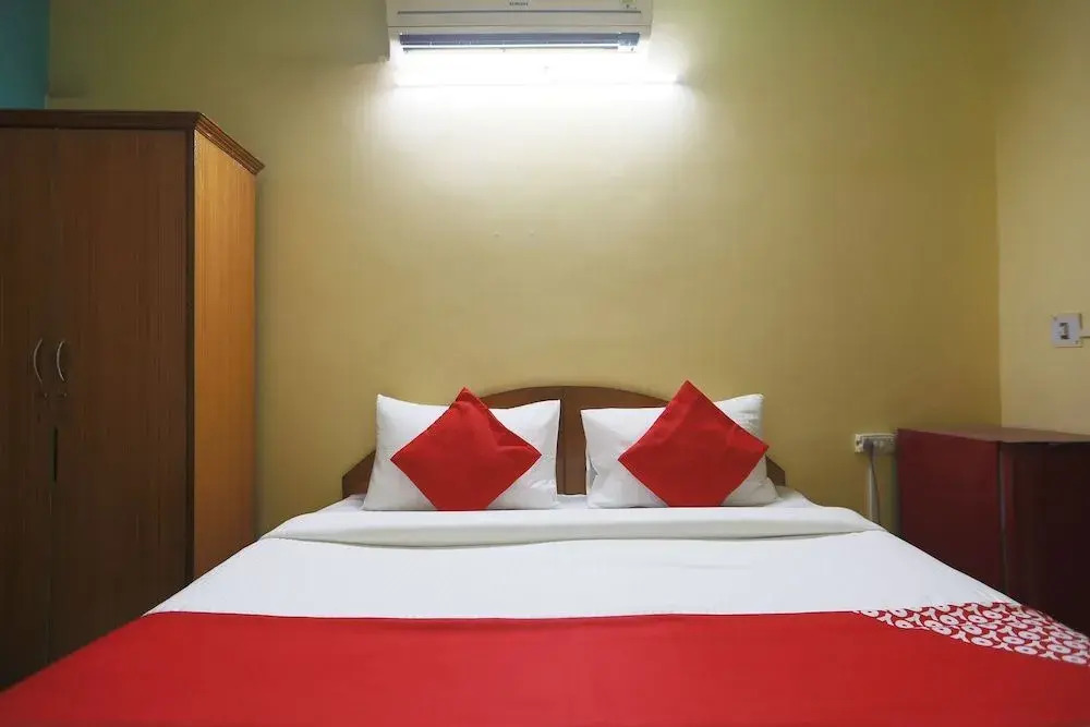 OYO 49985 Singh Hotel