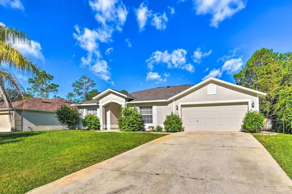 Bright Palm Coast Gem w/ Lanai & Private Pool