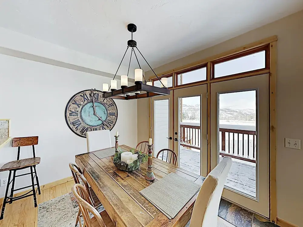 Choice Mountain-view New-build W/ Private Garage 3 Bedroom Home