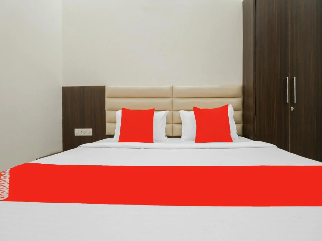 OYO 85906 Hotel Noor Residency