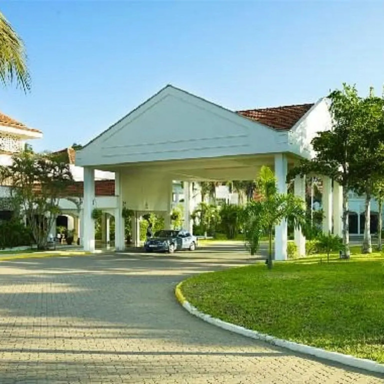Sarova Whitesands Beach Resort Spa 3