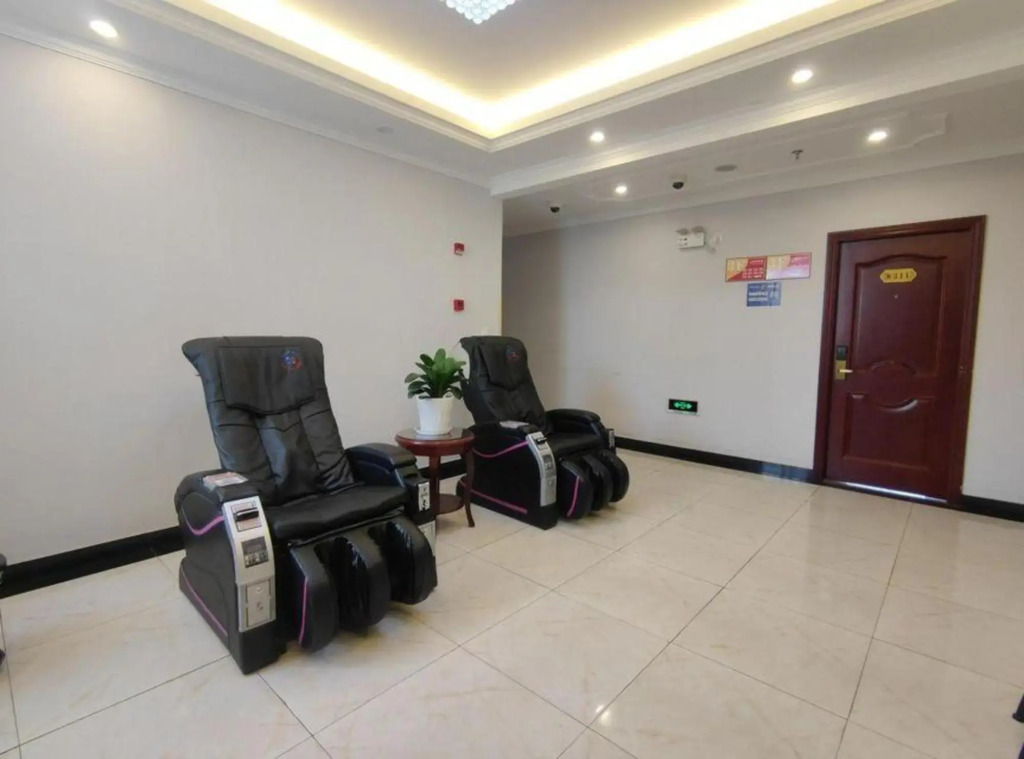 Jitai Chain Hotel (Shanghai Wildlife Park)