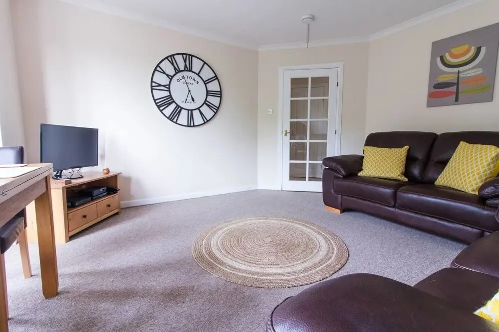 Beautiful and Spacious 2 Bedroom Apartment