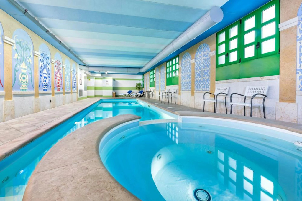 West Point Airport Hotel