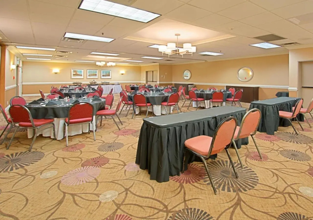 Hotel dLins Ontario Airport