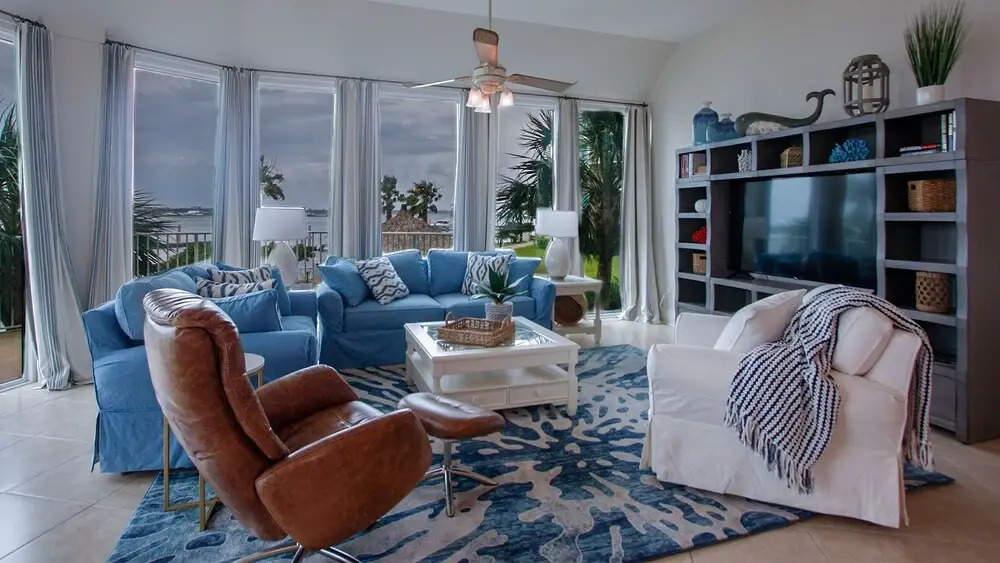 Condo With Bay View and Media Room - Unit Crb0107