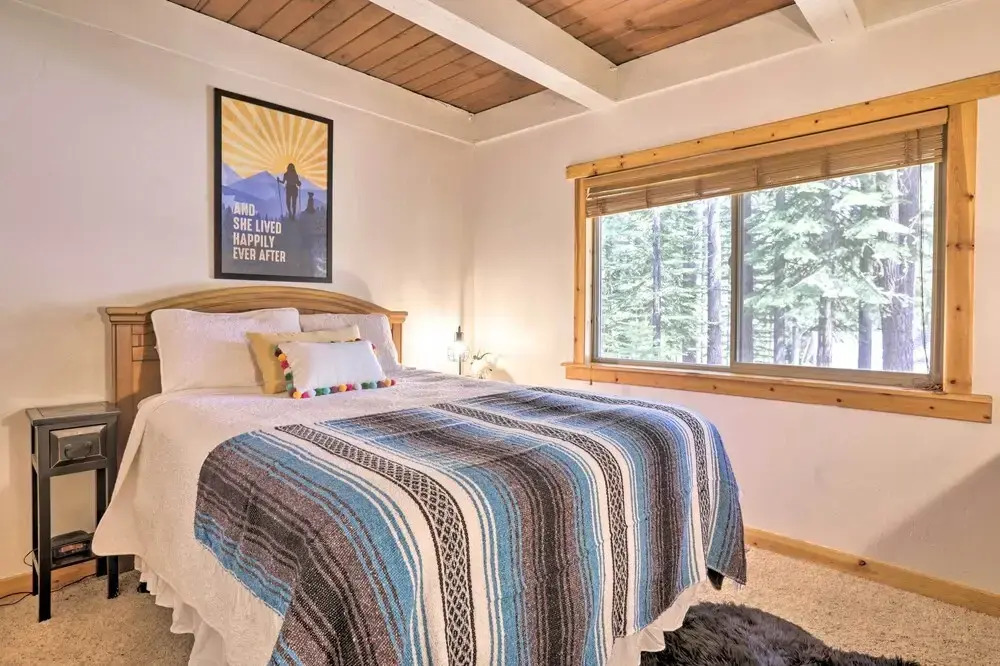 South Lake Tahoe Chalet w/ Hot Tub: By Ski & Golf!